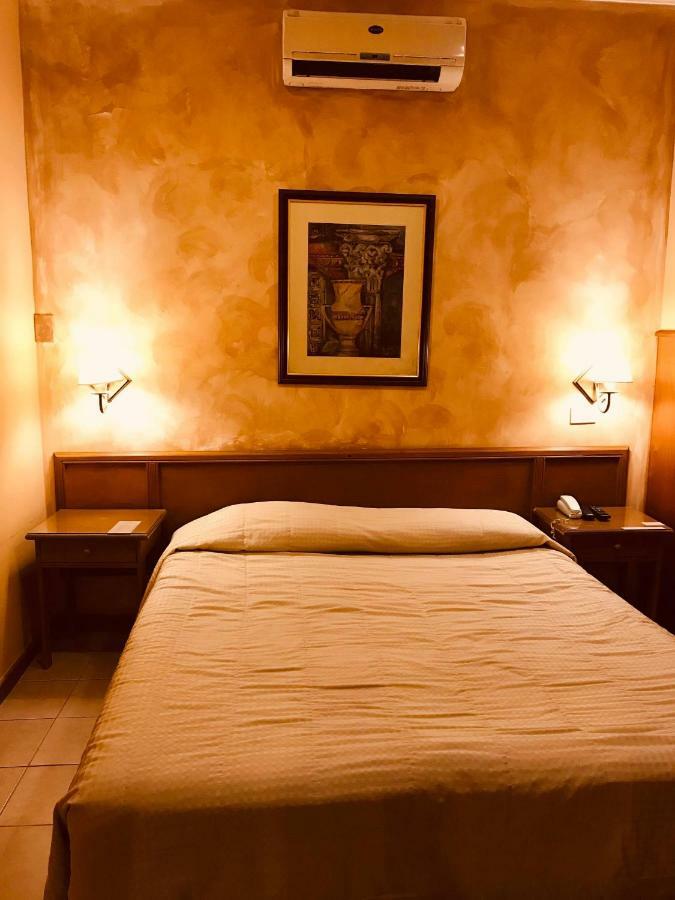 Hotel Bristol Асунсьон Экстерьер фото